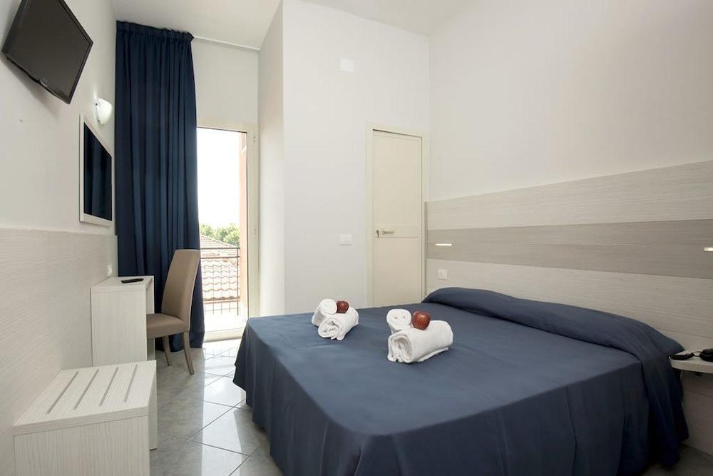 Hotel Scarlet Rimini Luaran gambar