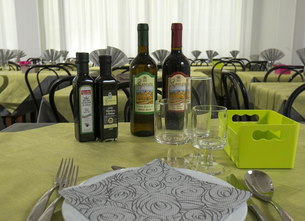 Hotel Scarlet Rimini Luaran gambar
